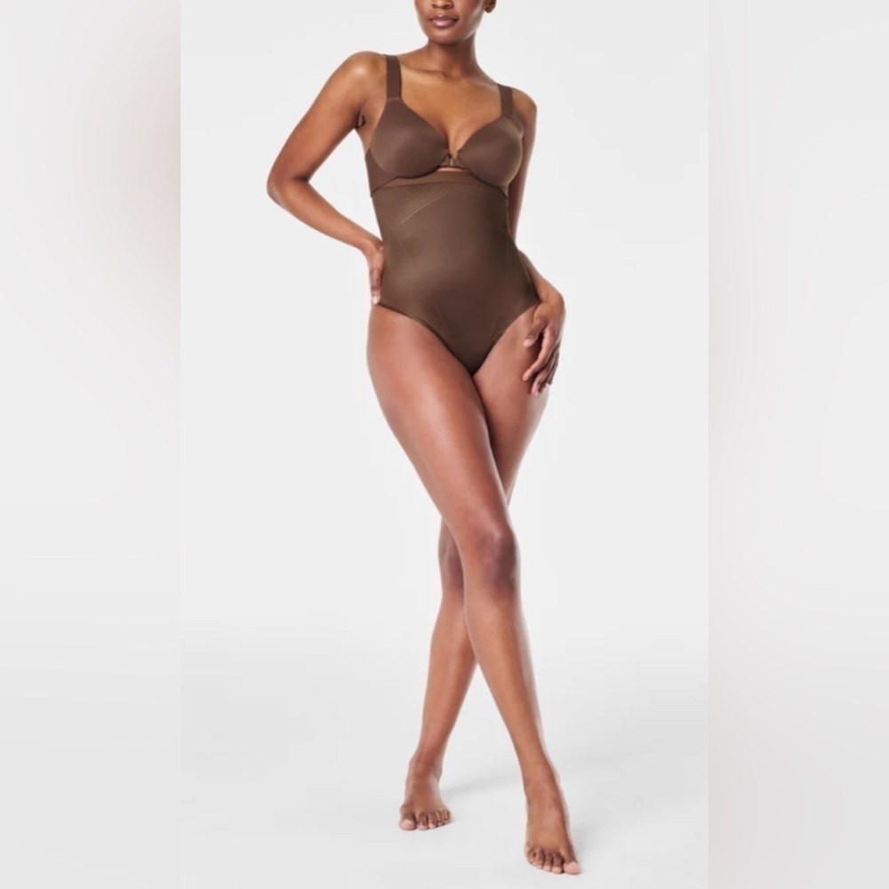 SPANXshape™ Invisible
High-Waisted Thong S